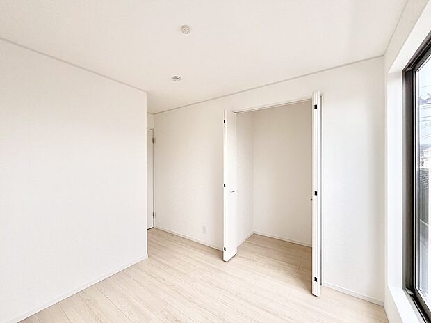 【洋室】自分だけのスペース、どんなお部屋にするかとっても楽しみですね!