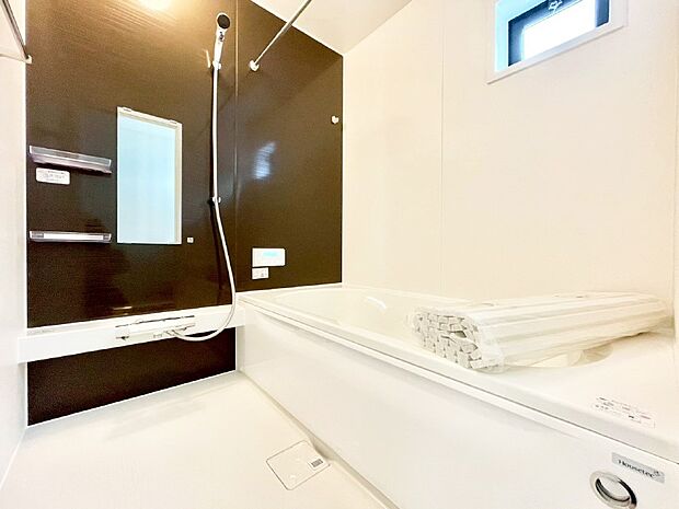 【浴室】落ち着いた雰囲気でゆっくりお寛ぎいただけるバスルーム