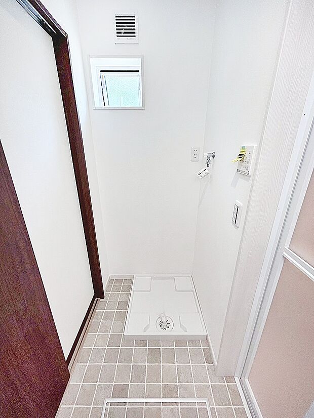 【ランドリースペース】上質な洗面空間がゆとりの時間を演出