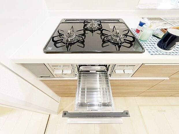 【ガスコンロ】三口ガスコンロでお料理が一気にはかどりそう