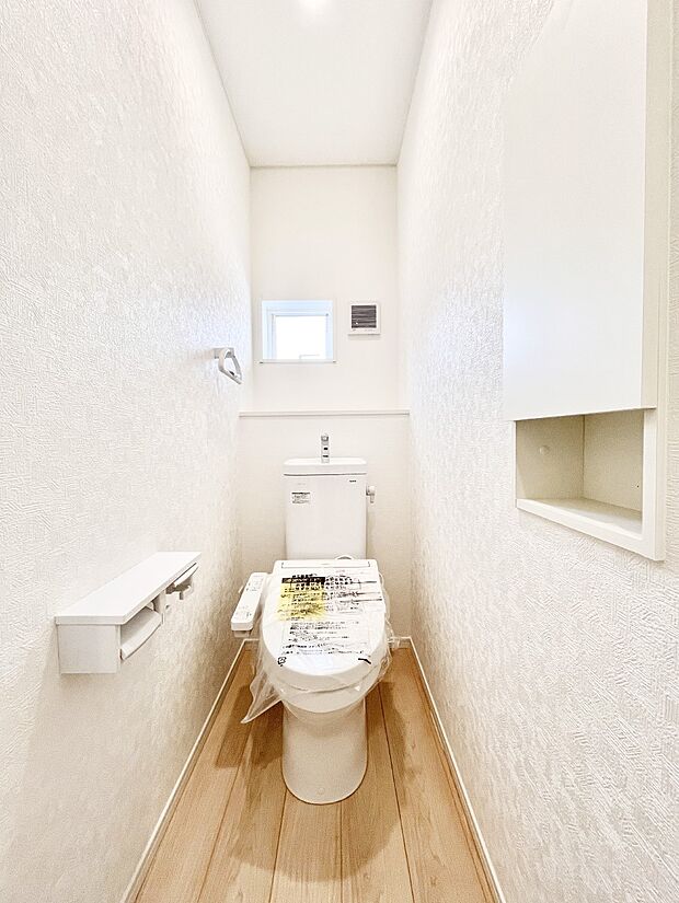 【トイレ】トイレは温水洗浄機能付き