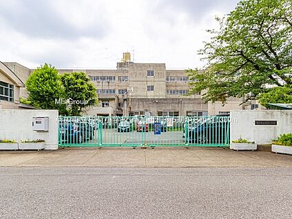 草加市立稲荷小学校 1300m