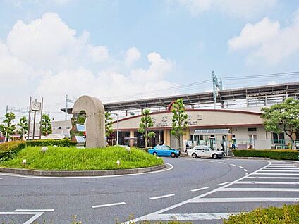 東武伊勢崎線谷塚駅 1120m