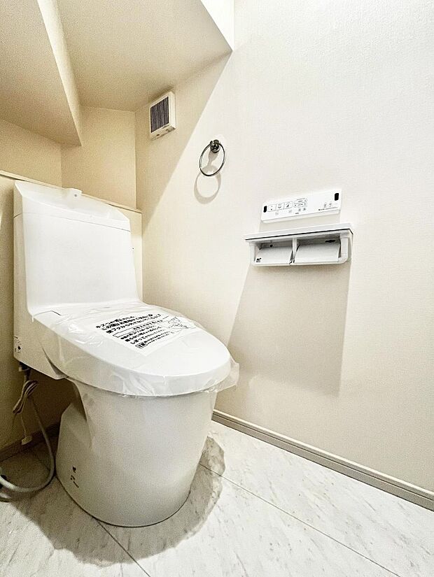 【トイレ】ウォシュレット付きトイレが1階と2階それぞれに配置されていてとても便利です。