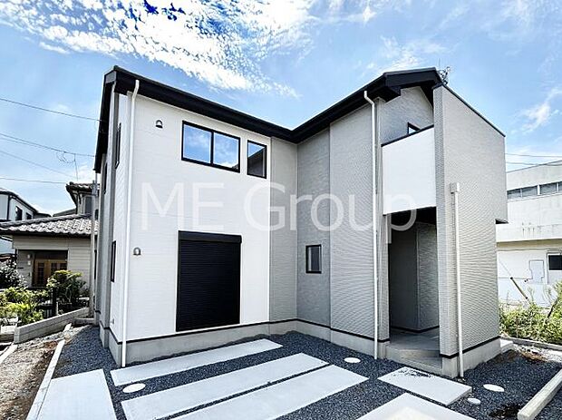 【現地外観写真】たっぷりの陽光と心地よい風が舞い込む住まい
