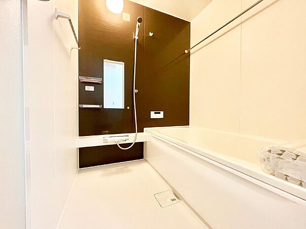 【浴室】落ち着いた雰囲気でゆっくりお寛ぎいただけるバスルーム