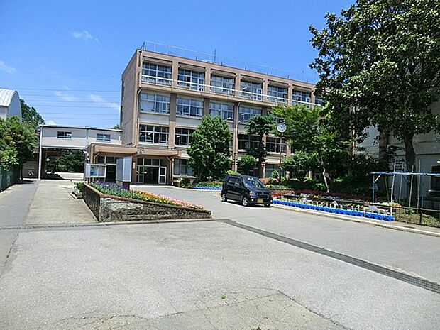 鎌ケ谷市立初富小学校(約580m・徒歩8分)