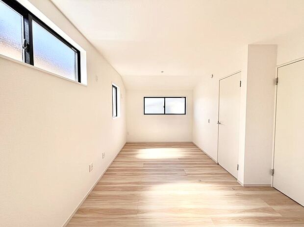 【子供部屋】将来は2部屋にすることもできますね。お年頃になったら夢の個室にチェンジ!