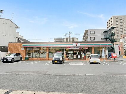 セブン-イレブン 南柏駅東口店 700m(9分)