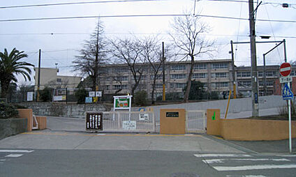 横須賀市立武山小学校 350m