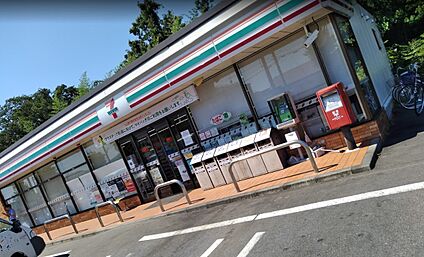 セブンイレブン牛久刈谷団地入口店 約400m(徒歩約5分)