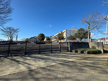 龍ヶ崎市立長山小学校 約240m(徒歩約3分)