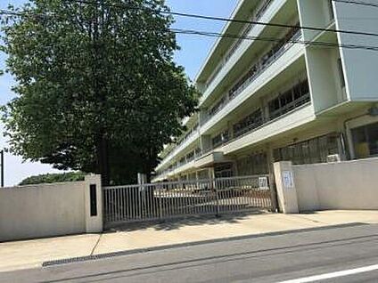 牛久市立牛久第三中学校 約850m(徒歩約11分)