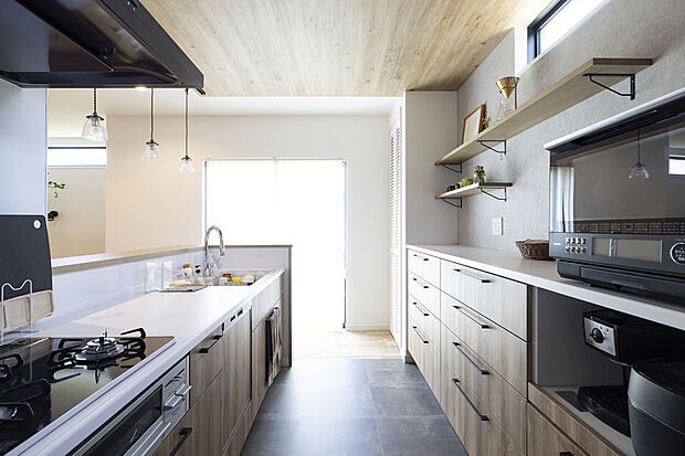 【■キッチン】集能力と作業スペース抜群のキッチン！且つおしゃれで文句なしのキッチン！