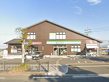 ファミリーマート　和泉はつが野店 約450ｍ(徒歩6分)