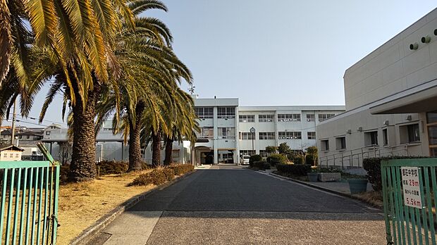 郷荘中学校