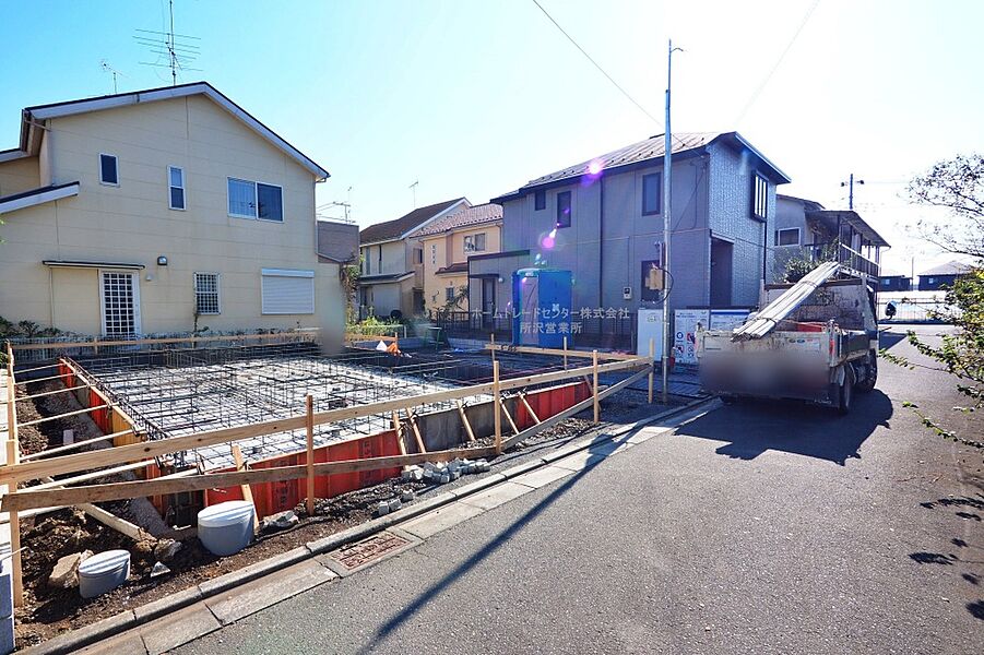 住環境良好な人気の低層住居専用地域に立地しております。守られた環境は、お子様との暮らしにもおすすめです。空が広く大きく感じる安らぎ溢れる住環境です。