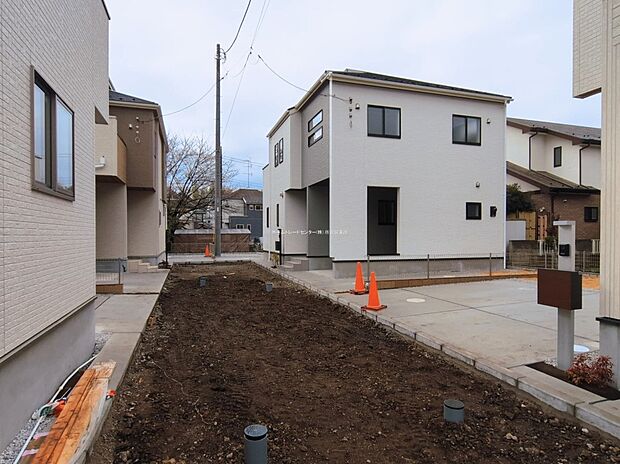 『２号棟』
ひとたび扉を開けばそこに待っているのは上質な空間とマイホームでの新生活をイメージさせる優雅なひととき。「この家なら…」ではなく「ここに住みたい♪」と思う感動をお届けいたします。