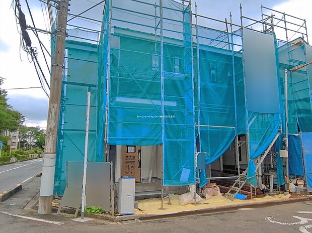 『B号棟』
住宅性能評価で耐震等級３（最高等級）を取得！お客様を守る大切な住宅だからこそ、第三者の検査を受けて安心して住んでいただける住宅をご案内させて頂きます。