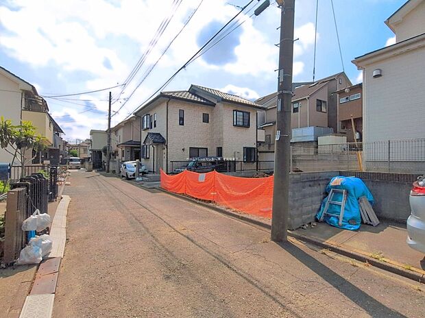 『１号棟』
ひとたび扉を開けばそこに待っているのは上質な空間とマイホームでの新生活をイメージさせる優雅なひととき。「この家なら…」ではなく「ここに住みたい♪」と思う感動をお届けいたします。