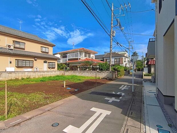 『A号棟』ひとたび扉を開けばそこに待っているのは上質な空間とマイホームでの新生活をイメージさせる優雅なひととき。「この家なら…」ではなく「ここに住みたい♪」と思う感動をお届けいたします。