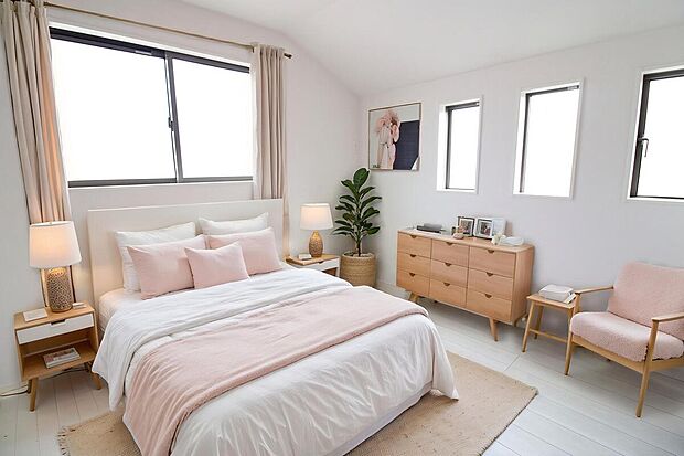 【洋室】大きなベッドを置いてもゆとりのある広さ！収納完備しておりますので、家具が少なく済みます！お掃除もラクラクですね♪※家具をCGで加工しています。家具付き販売ではございません。
