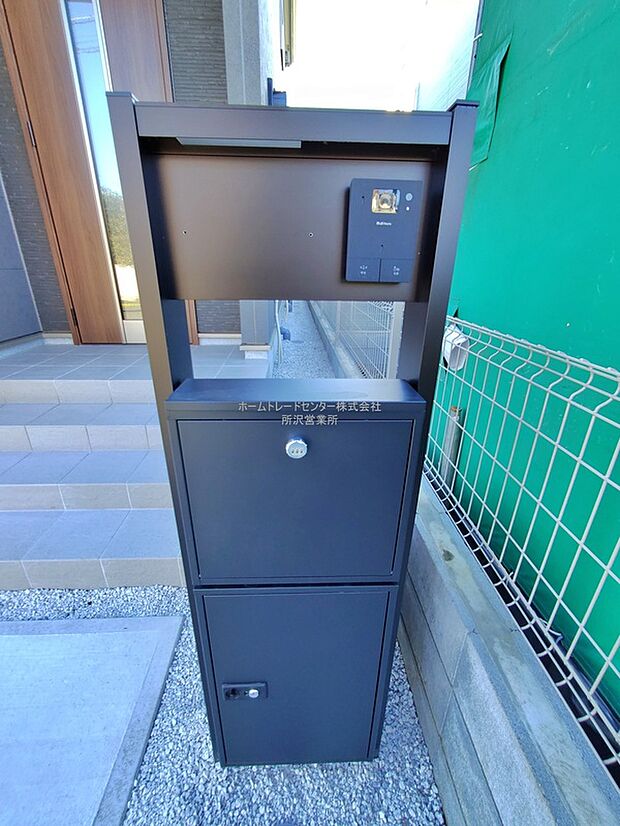 【宅配ボックス】戸建用の宅配ボックスを設置。通販でのお買い物などお荷物が届く予定があっても時間を気にせず外出できるので大変便利です。