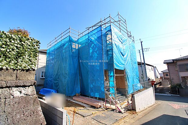 【現地外観写真】『A号棟』
住宅性能評価で耐震等級３（最高等級）を取得！お客様を守る大切な住宅だからこそ、第三者の検査を受けて安心して住んでいただける住宅をご案内させて頂きます。