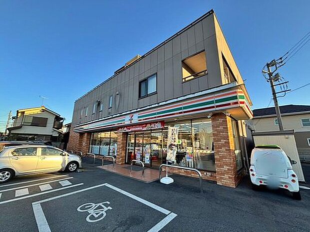セブンイレブン狭山東三ツ木店(約243m)