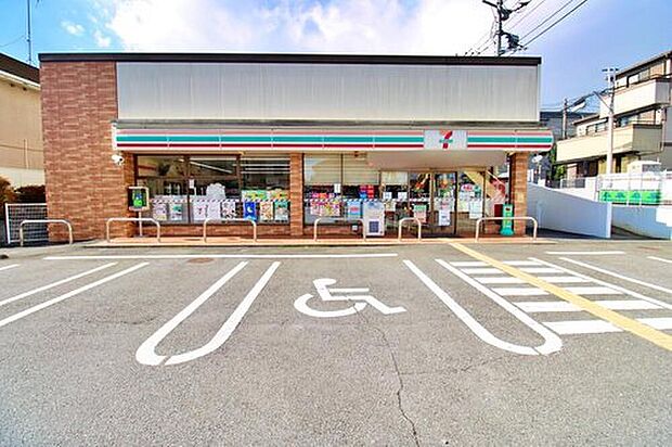 セブンイレブン所沢北秋津店（約403m）
