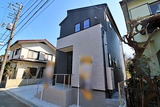 【現地外観写真】『１号棟』
住宅性能評価で耐震等級３（最高等級）を取得！お客様を守る大切な住宅だからこそ、第三者の検査を受けて安心して住んでいただける住宅をご案内させて頂きます。