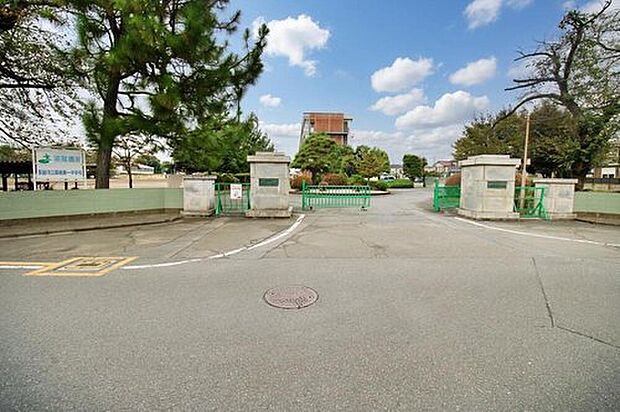 飯能市立飯能第一中学校（約880m）