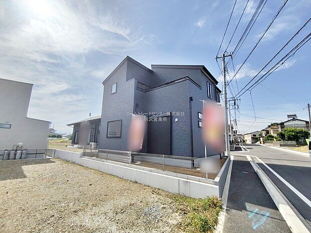 【現地外観写真】今日も、明日も、この街で、きっと家族がしあわせになる物語が描かれていくはずです。毎日の何気ない『いってきます』『ただいま』に幸せを感じられる、そんな住まいを。