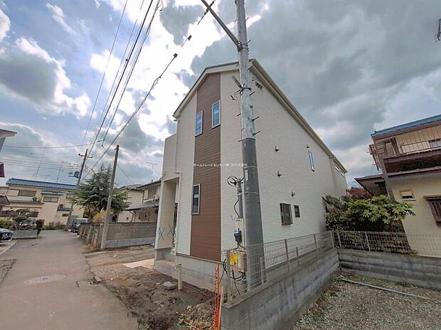 【現地外観写真】『B号棟』
住宅性能評価で耐震等級３（最高等級）を取得！お客様を守る大切な住宅だからこそ、第三者の検査を受けて安心して住んでいただける住宅をご案内させて頂きます。