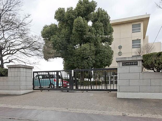 所沢市立向陽中学校（約690m）