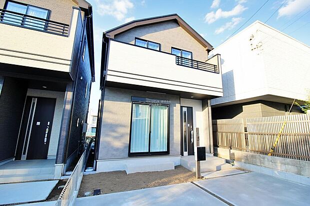 【現地外観写真】『B号棟』
住宅性能評価で耐震等級３（最高等級）を取得！お客様を守る大切な住宅だからこそ、第三者の検査を受けて安心して住んでいただける住宅をご案内させて頂きます。