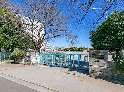所沢市立上新井小学校 307m(徒歩4分)