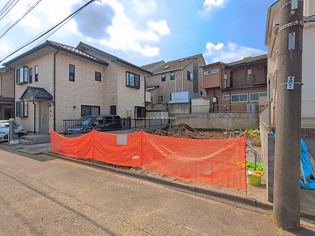 【現地外観写真】『１号棟』
住宅性能評価で耐震等級３（最高等級）を取得！お客様を守る大切な住宅だからこそ、第三者の検査を受けて安心して住んでいただける住宅をご案内させて頂きます。