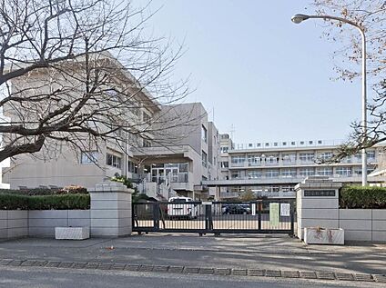 所沢市立安松中学校 2160ｍ(徒歩27分)