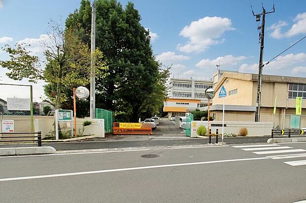 飯能市立双柳小学校(約400m)