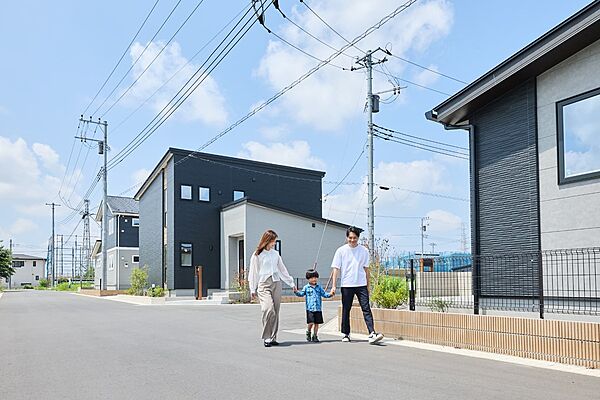 【ご見学予約受付中】
第一期続々完成、いよいよモデルハウスも販売開始です。
平屋・二階建てさまざまなプランをご用意しています。