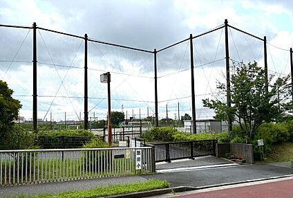 千葉市立扇田小学校 300m(徒歩4分)