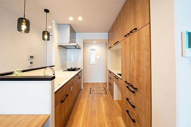 【【A区画】ダイニング】配膳もラクにキッチンに隣接したダイニング