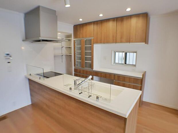 【【施工事例】キッチン】【施工事例】キッチン ご要望に合わせていろいろな形状・色目をご用意しています。