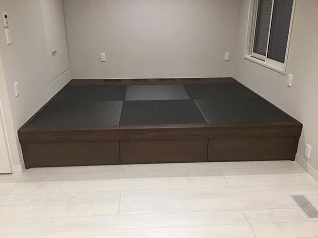 【【施工事例】タタミベンチ】段差部分を収納にもできます