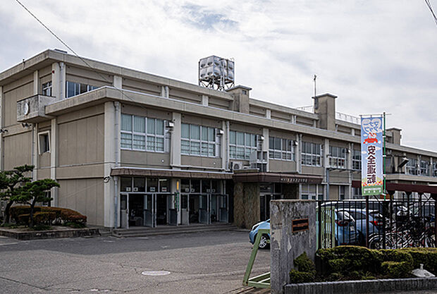 清流中学校(約1,500m・徒歩18分)