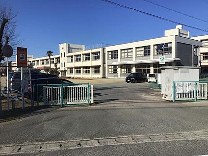 中川小学校 約1500ｍ～1580m(徒歩約19～20分)