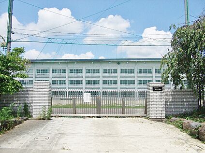 守山中学校 約620ｍ(徒歩8分)