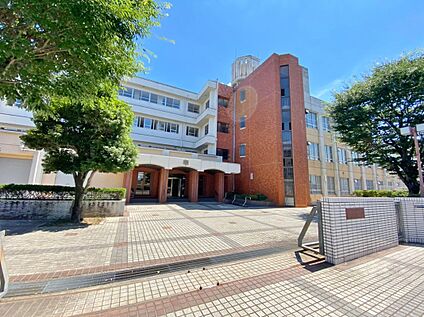 香流中学校 約840ｍ(徒歩11分)