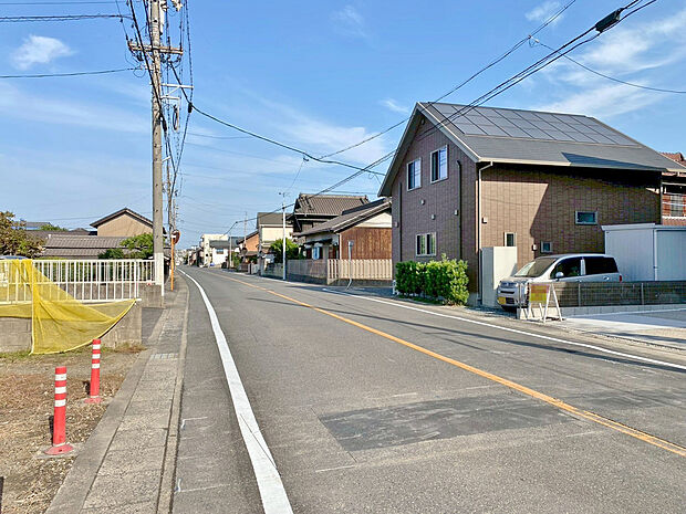 〇●前面道路(撮影2025年10月)●〇
堂々完成!即入居可!
アイデムホーム南店は緑区役所から徒歩2分!
水曜日も営業しております!